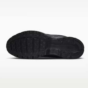 Tênis Nike P-6000