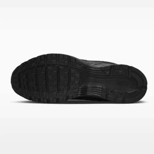 Tênis Nike P-6000