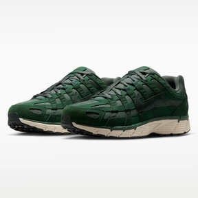 Tênis Nike P-6000