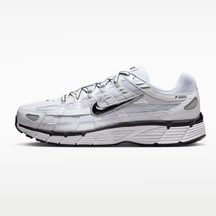Tênis Nike P-6000