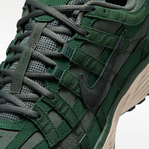 Tênis Nike P-6000