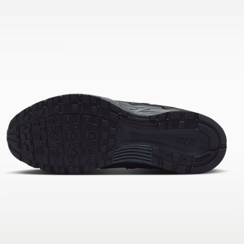 Tênis Nike P-6000