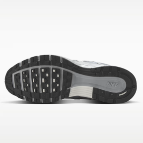 Tênis Nike P-6000