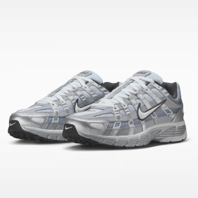 Tênis Nike P-6000