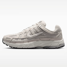 Tênis Nike P-6000