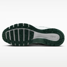 Tênis Nike P-6000