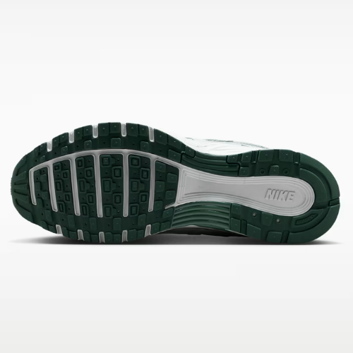 Tênis Nike P-6000