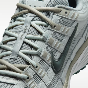 Tênis Nike P-6000