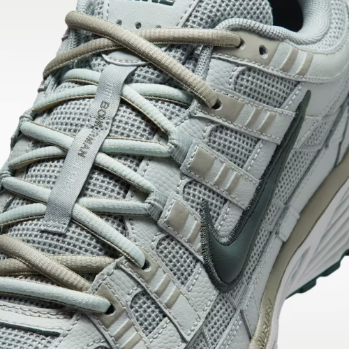 Tênis Nike P-6000