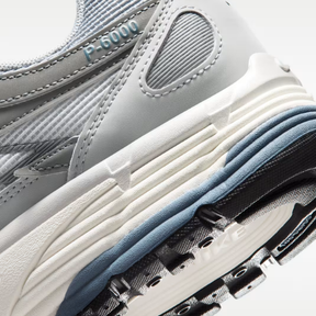 Tênis Nike P-6000