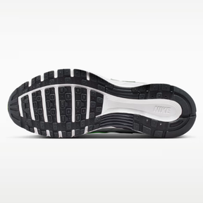 Tênis Nike P-6000