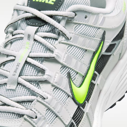 Tênis Nike P-6000
