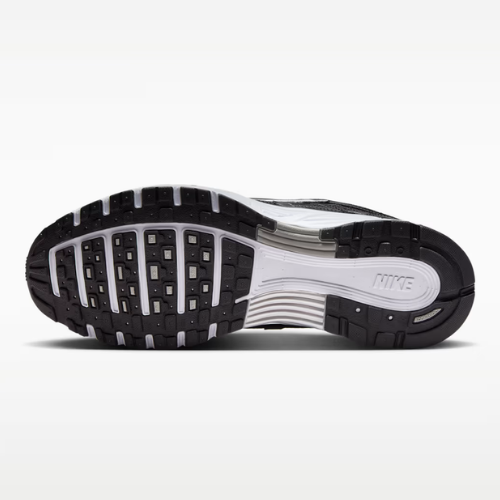Tênis Nike P-6000