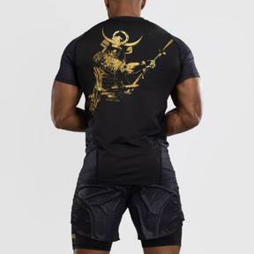 Camiseta de compressão Venum Assassin's Creed Shadows - Manga Curta